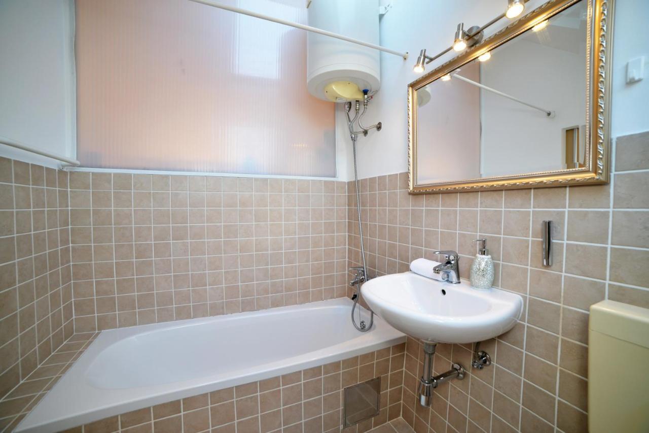 Studio Apartment White ซาเกร็บ ภายนอก รูปภาพ