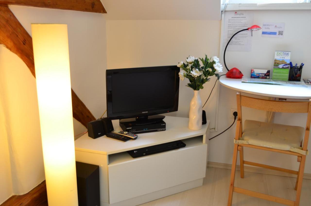 Studio Apartment White ซาเกร็บ ภายนอก รูปภาพ